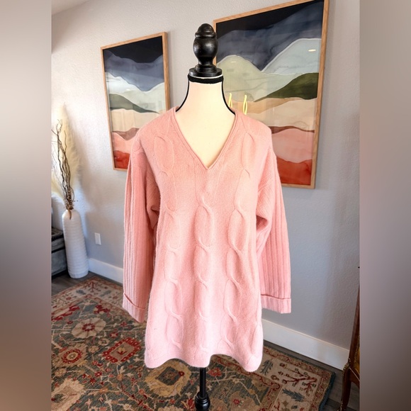 The Limited Soft Pink V-Neck Sweater - Picture 2 of 9